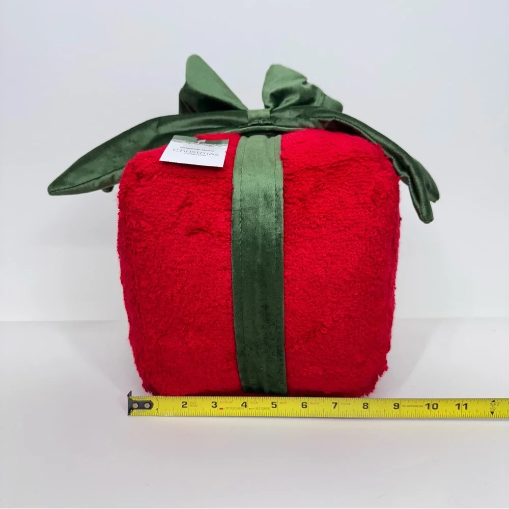 Kirkland’s Home “Wrapped Christmas Present” Cubed Pillow With Bow New Nwt